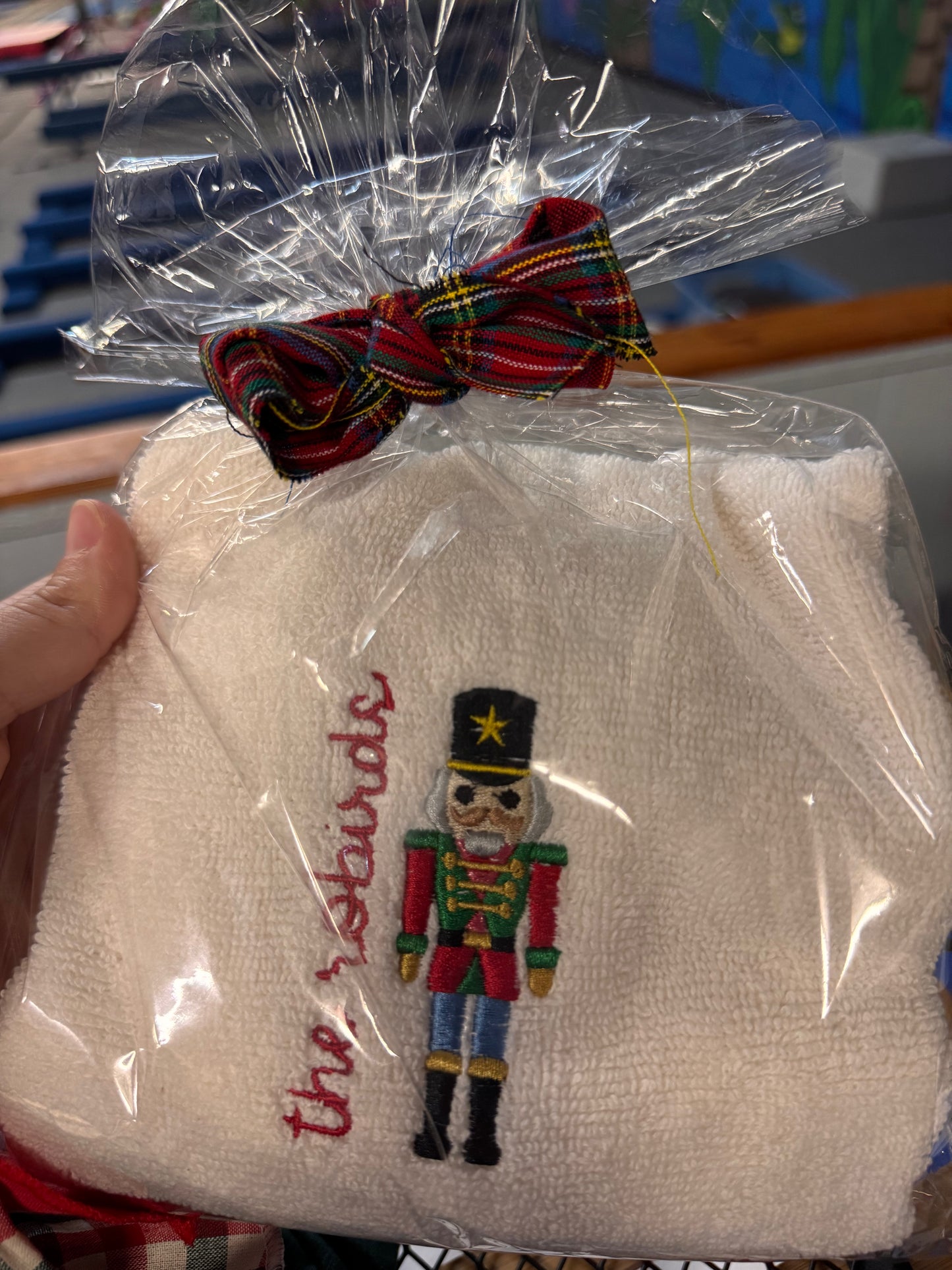 Holiday Scallop Towel